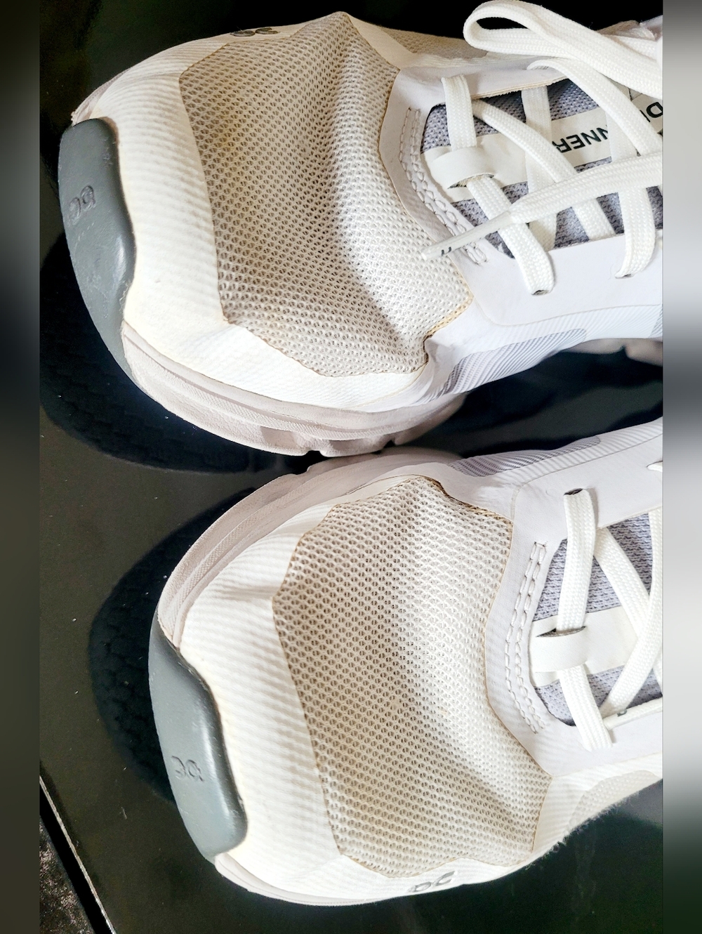 ON Cloudrunner 2 Women's Lightweight White/Frost Gray Sneakers US 8 - Picture 4 of 16